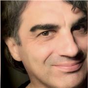 Docente di Disegno e storia dell’arte impartisce lezioni per studenti dei licei